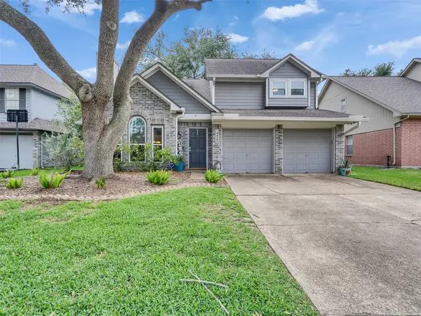 14422 Oak Chase Dr Drive, Houston, TX 77062