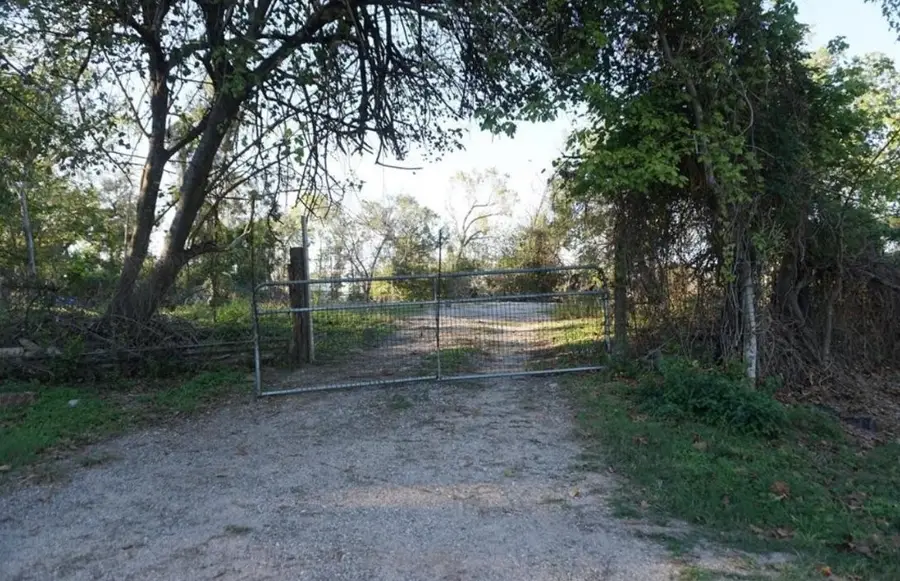 424 S Avenue D, Humble, TX 77338 - #2