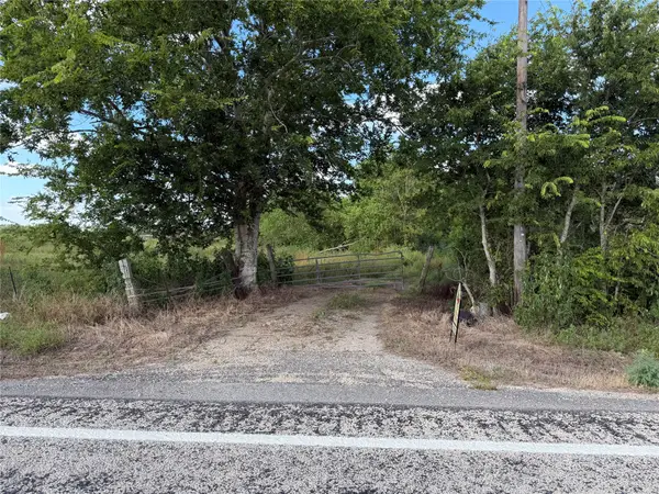 00 Fm 102, Eagle Lake, TX 77434