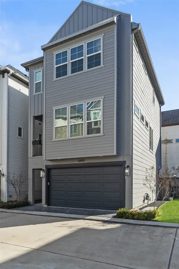 10909 Upland Retreat Drive, Houston, TX 77043