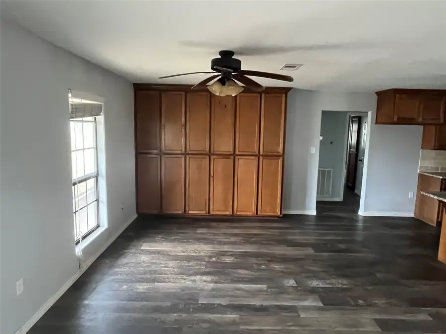 407 Branding Iron Circle, Angleton, TX 77515 - #2