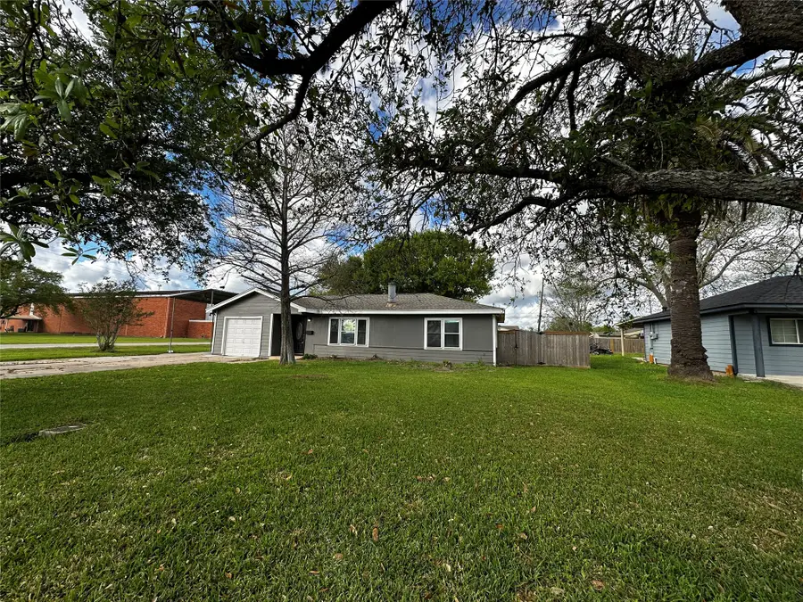 724 N Avenue F, Freeport, TX 77541 - #2