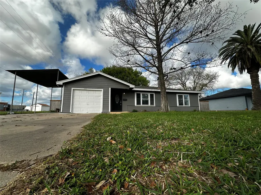 724 N Avenue F, Freeport, TX 77541 - #3