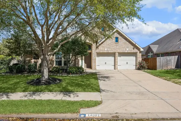 14007 Bright Glen Drive, Pearland, TX 77584