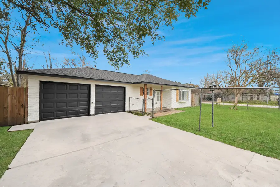 1139 Hartwick Road, Houston, TX 77037 - Image #3