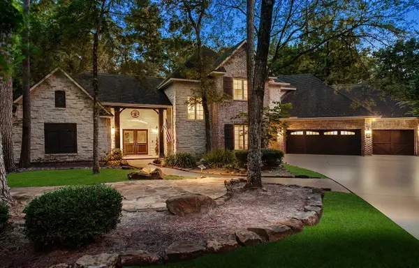 6 Orchard Pines Place, The Woodlands, TX 77382