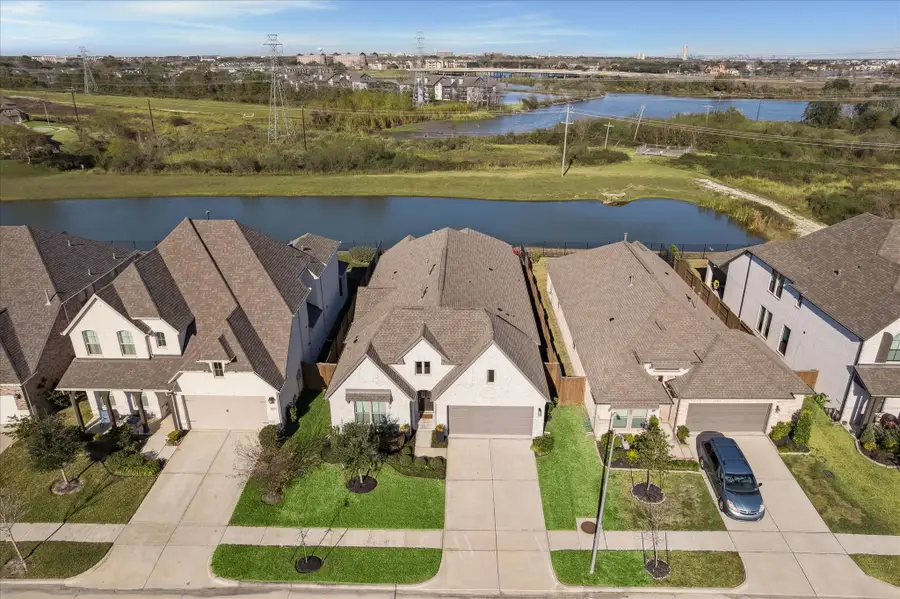 925 Goose Creek Street, Webster, TX 77598 - Image #2