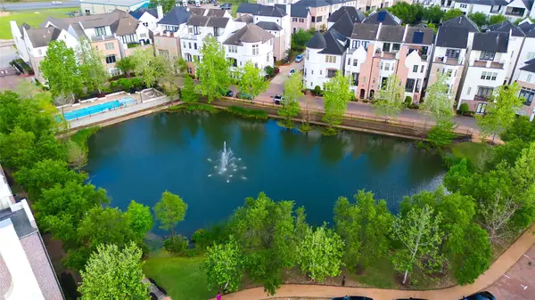 2029 Fannin Station N, Houston, TX 77045