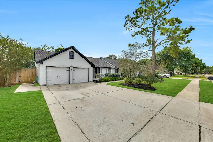 807 Sandringham Drive, Friendswood, TX 77546 - #3