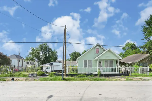 1166 Luzon Street, Houston, TX 77009