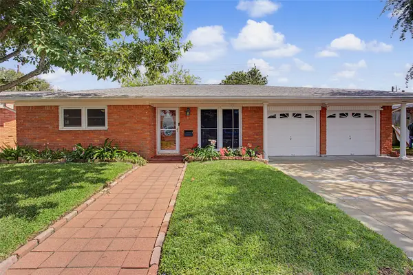 7213 Youpon Drive, Galveston, TX 77551