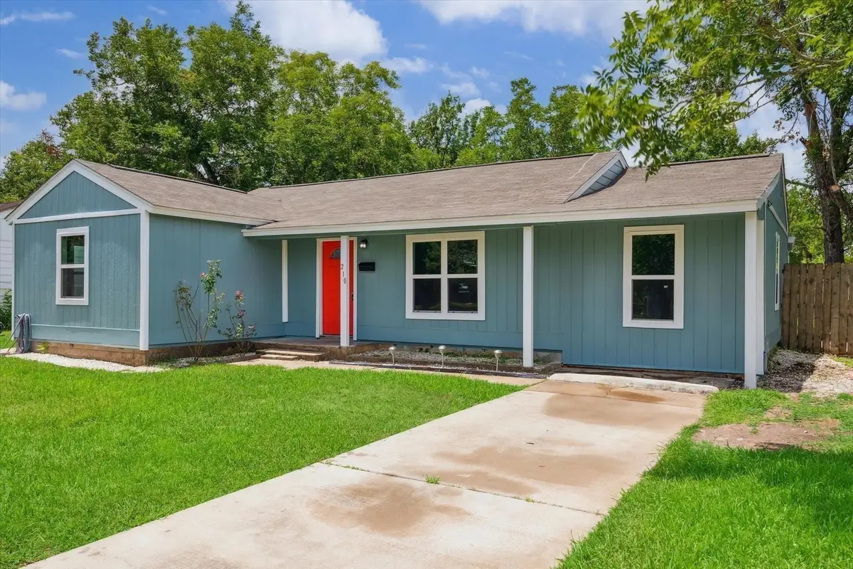 210 Laurel Street, Lake Jackson, TX 77566 - #1