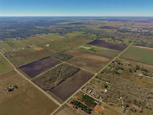 5735 Van Steinberg Road, East Bernard, TX 77435