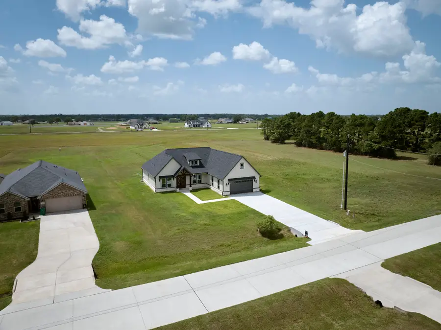 565 Longhorn Trail, Angleton, TX 77515 - #2