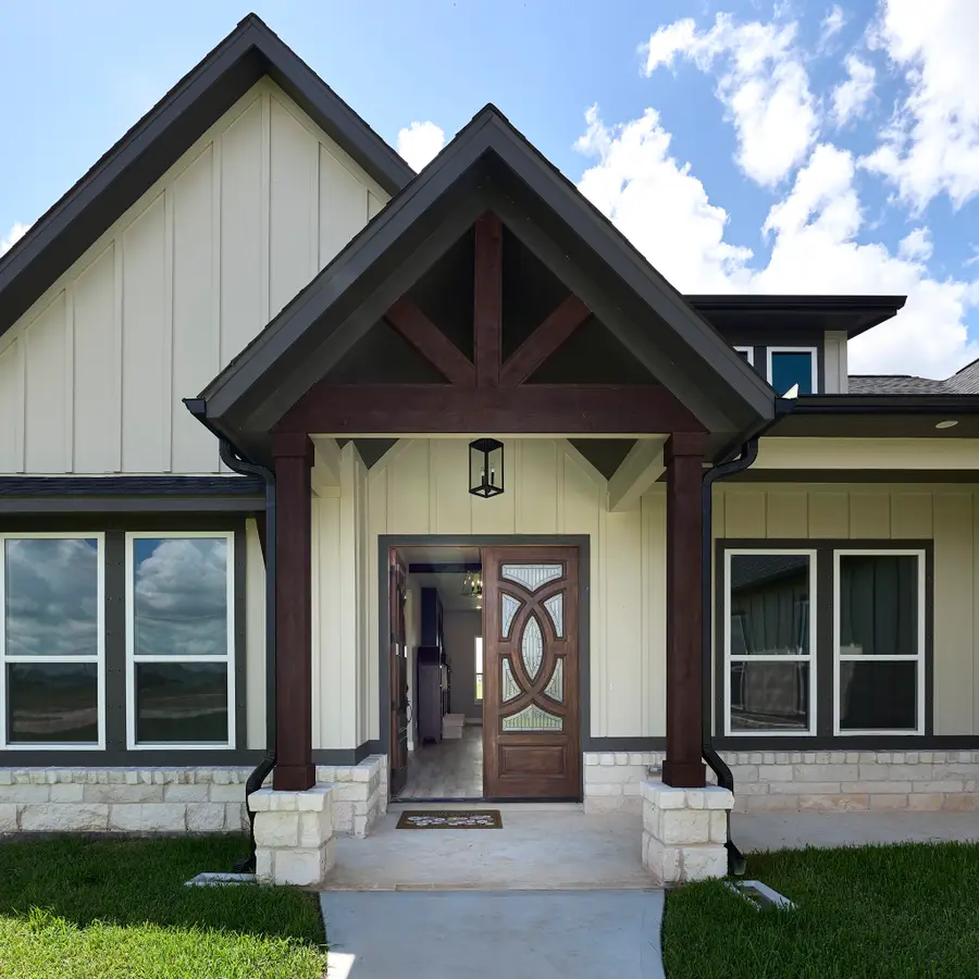 565 Longhorn Trail, Angleton, TX 77515 - #3