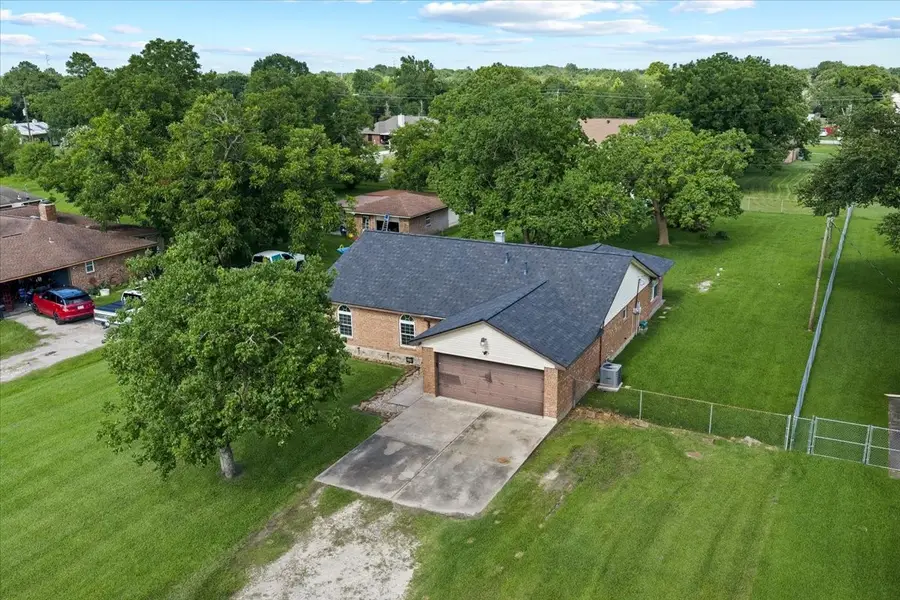 10122 Laurie Lane, Highlands, TX 77562 - #2