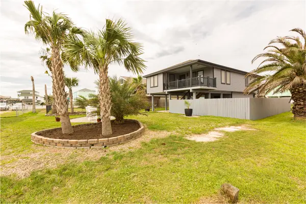 16631 Trinidad Way, Jamaica Beach, TX 77554