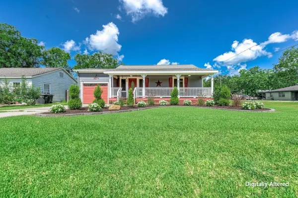 1419 S Durant Street, Alvin, TX 77511