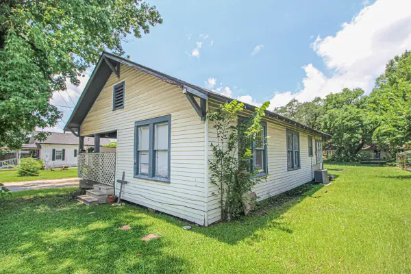 1203 N Houston Avenue, Livingston, TX 77351