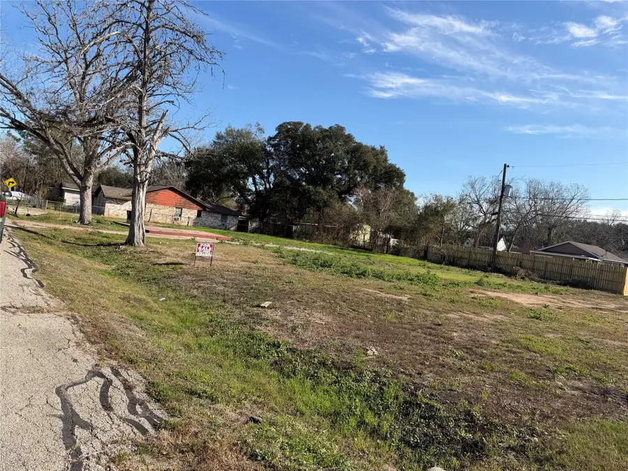 819 Collins Street, Richmond, TX 77469 - Image #3