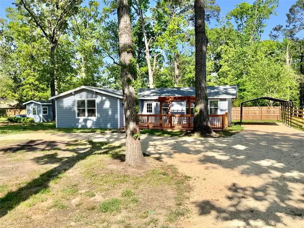 172 Pine Needle St, Onalaska, TX 77360