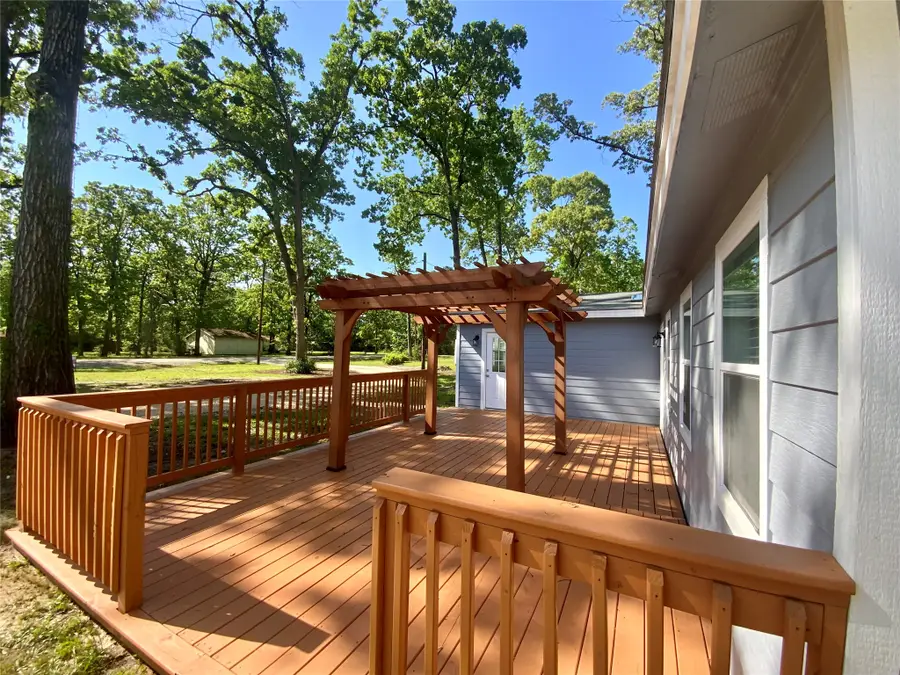172 Pine Needle St, Onalaska, TX 77360 - #3