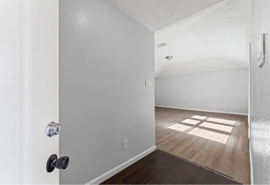 2808 Pinewood Drive, League City, TX 77573 - Image #3