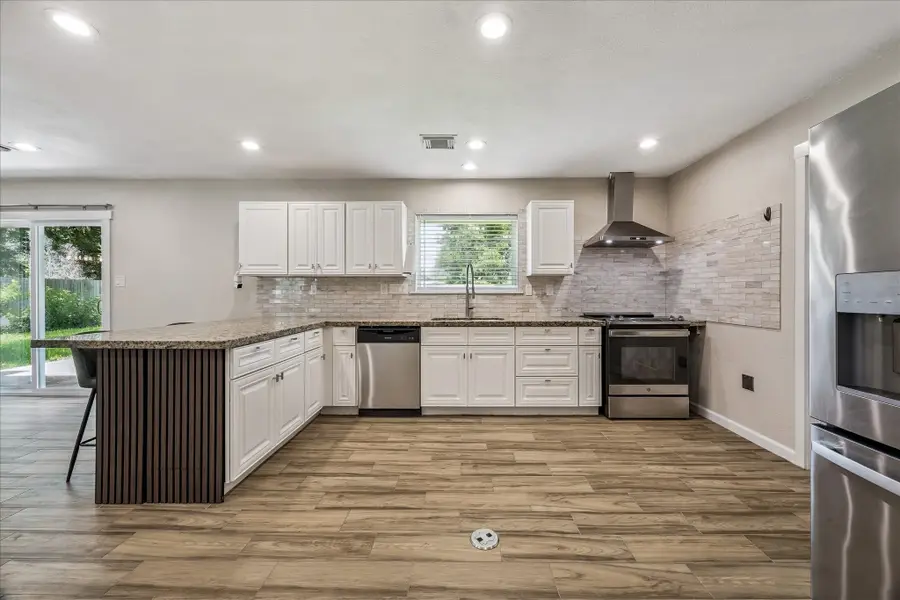 405 N Fulton Street, Texas City, TX 77591 - #3