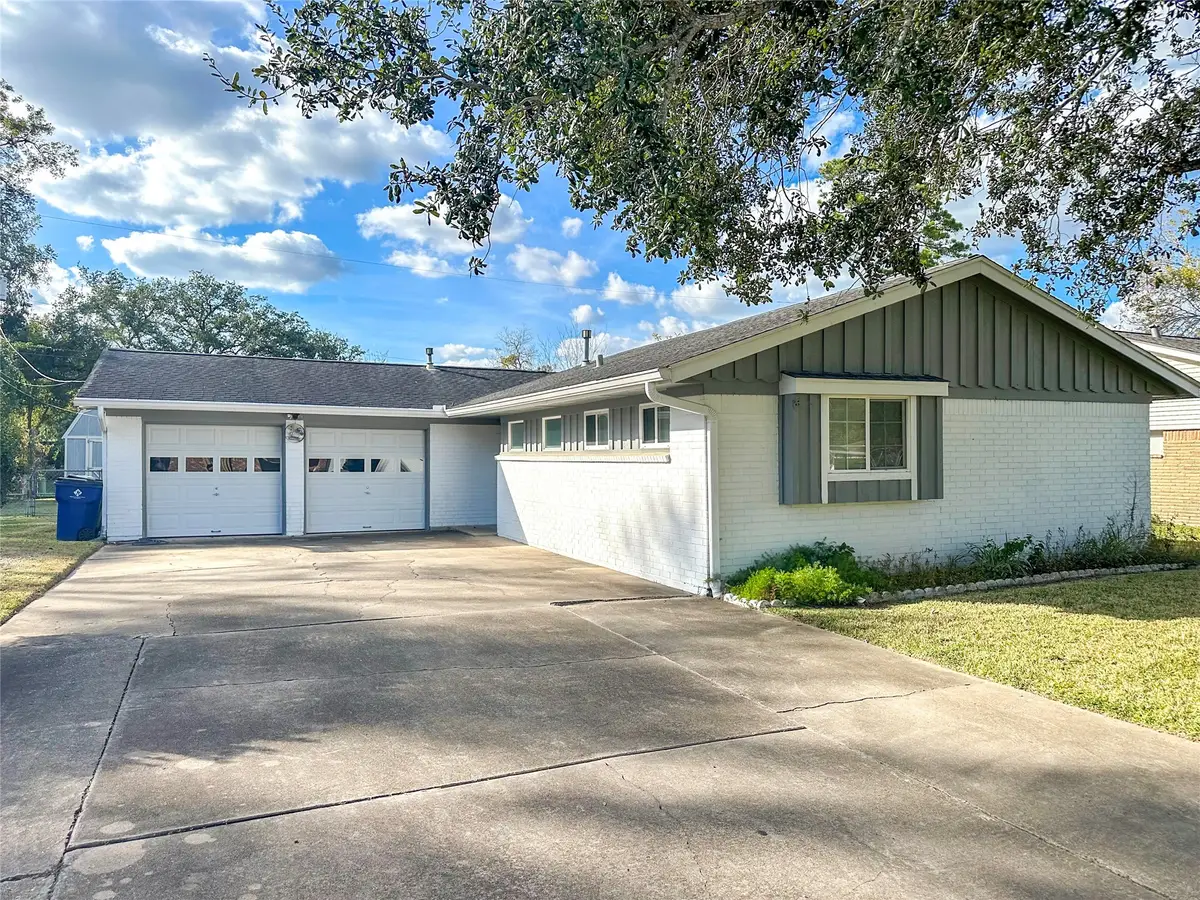 1016 Grove Street, Angleton, TX 77515 - Image #1