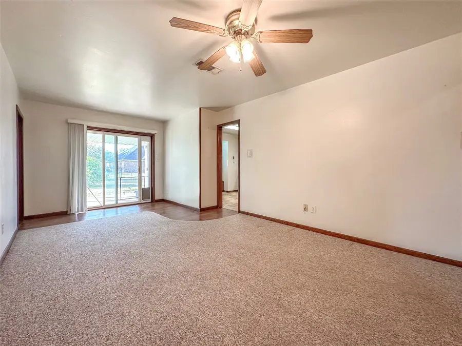 1016 Grove Street, Angleton, TX 77515 - Image #3