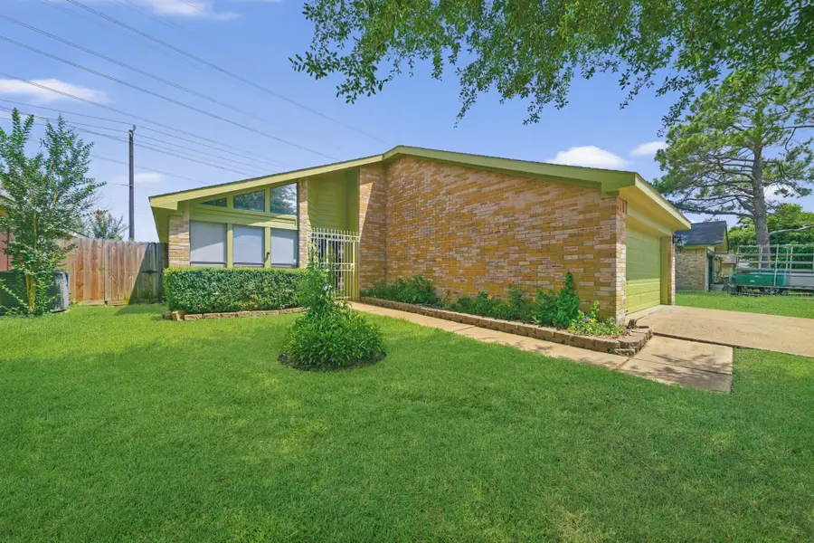 10723 Emery Drive, Houston, TX 77099 - #2