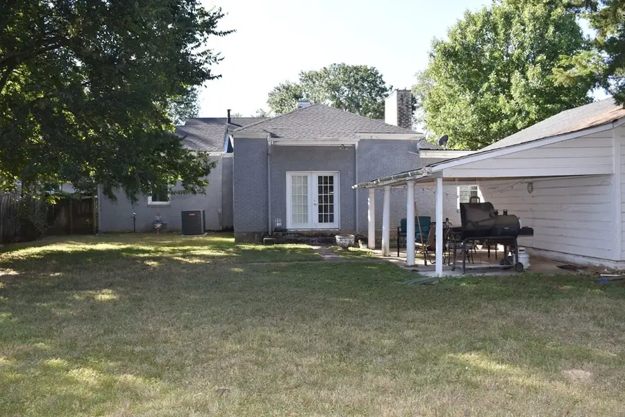 1107 E Lamar Street, Palestine, TX 75801 - Image #2