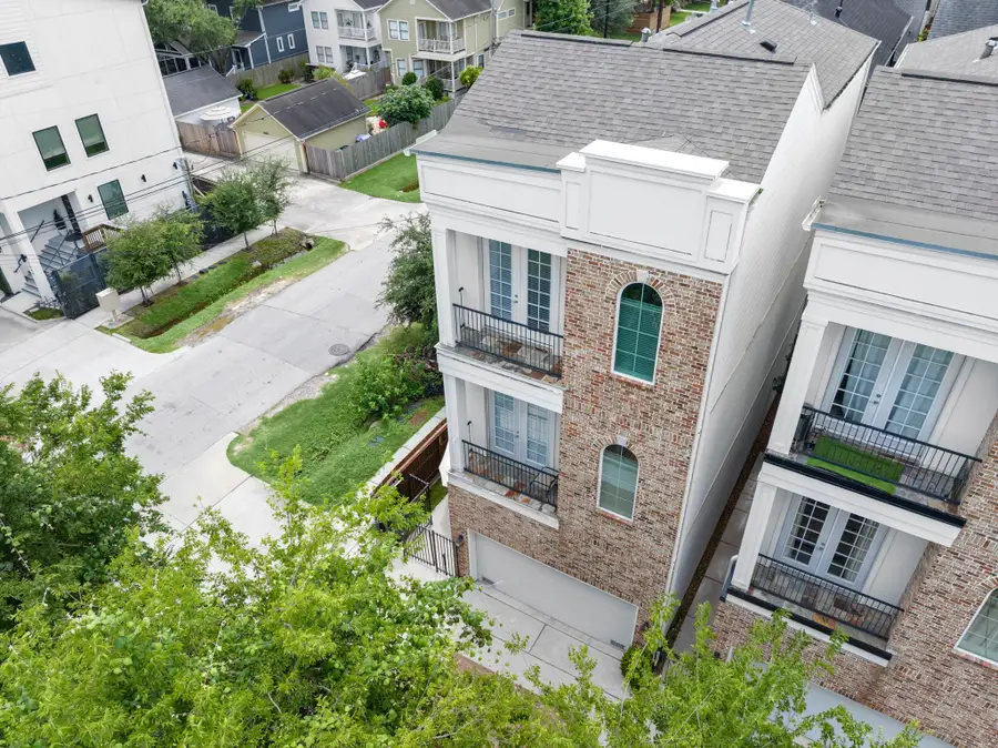1041 W 17th Street, Houston, TX 77008 - #2