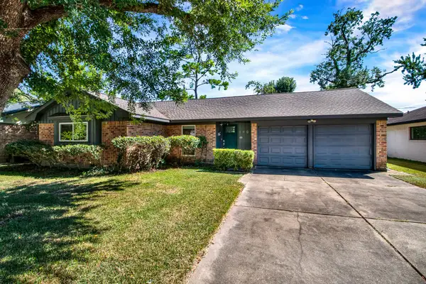 8903 Alcott Dr, Houston, TX 77080