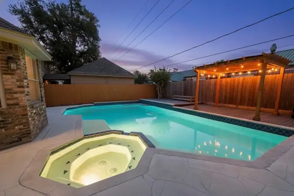 12511 Oakcroft Drive, Houston, TX 77070