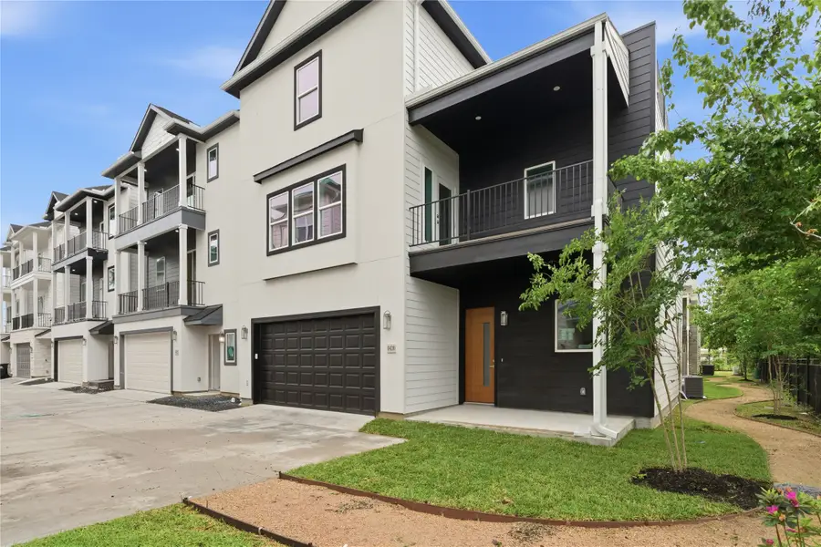 1420 W 34th 1/2 Street, Houston, TX 77018 - #2