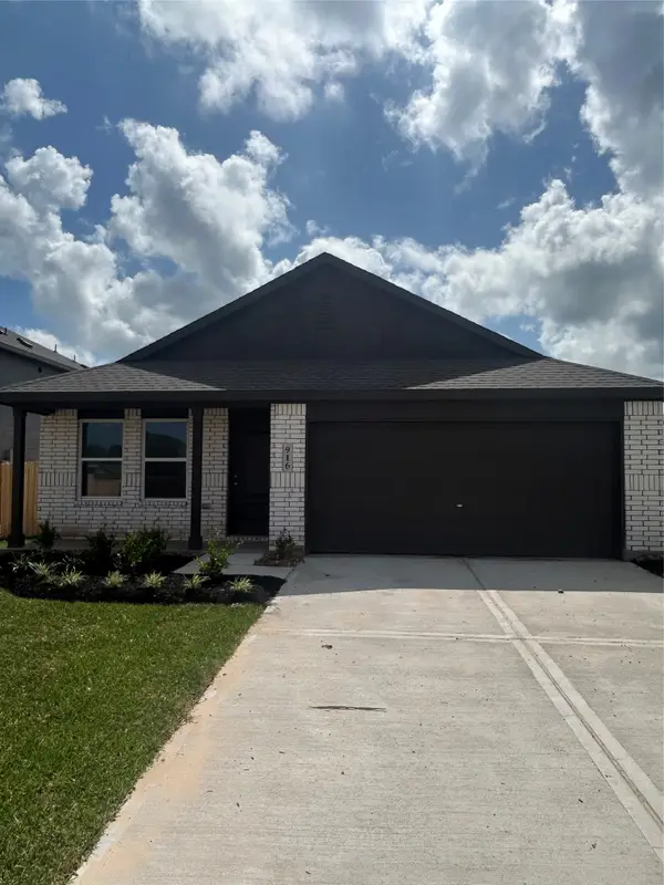 916 Constitution Drive, Bay City, TX 77414