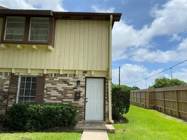 1519 S 8th Street, La Porte, TX 77571