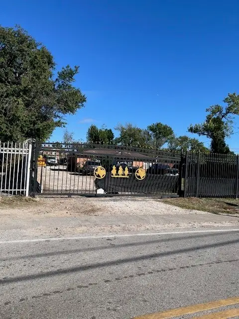 5606 Creekmont Drive, Houston, TX 77091