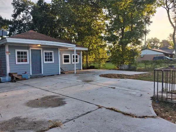 8029 Woodlyn Road, Houston, TX 77028