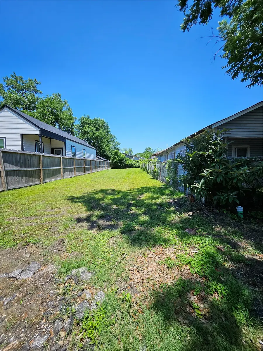 7709 Avenue E, Houston, TX 77012 - #2