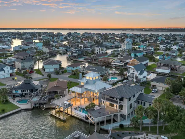 1311 Oahu Drive, Galveston, TX 77554