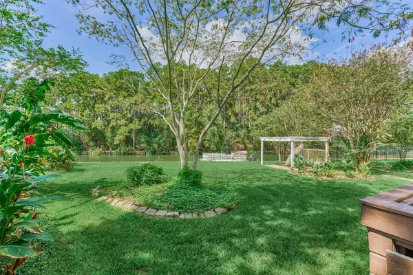 8710 Cross Country Drive, Humble, TX 77346