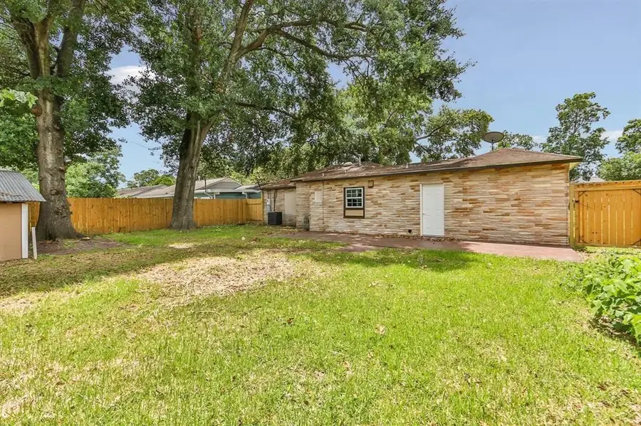 6530 Westview Drive, Houston, TX 77055 - Image #2