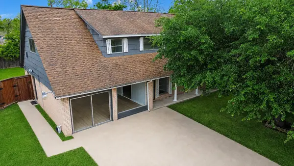 5515 Greylog Drive, Houston, TX 77048