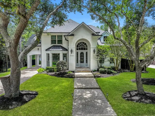1210 Arbre Lane, Friendswood, TX 77546