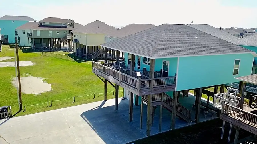 1001 S Stingaree Drive, Crystal Beach, TX 77650 - Image #2