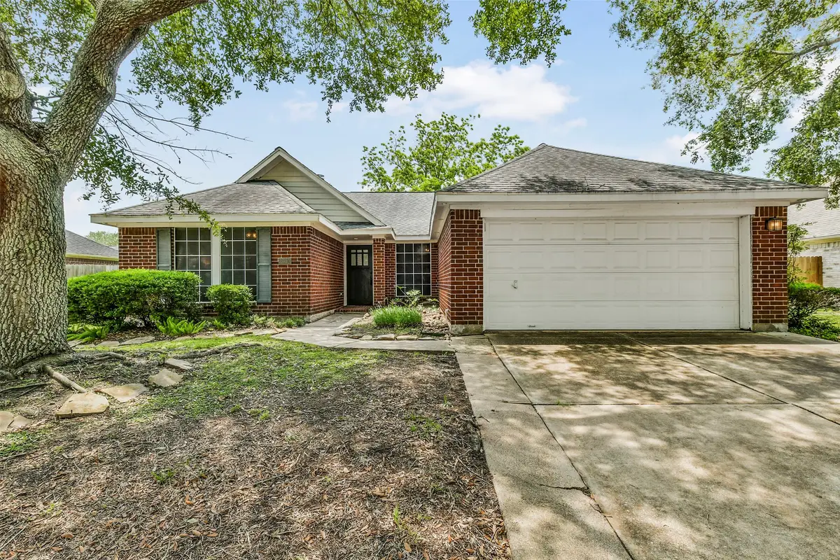 2910 Queen Victoria Street, Pearland, TX 77581 - #1