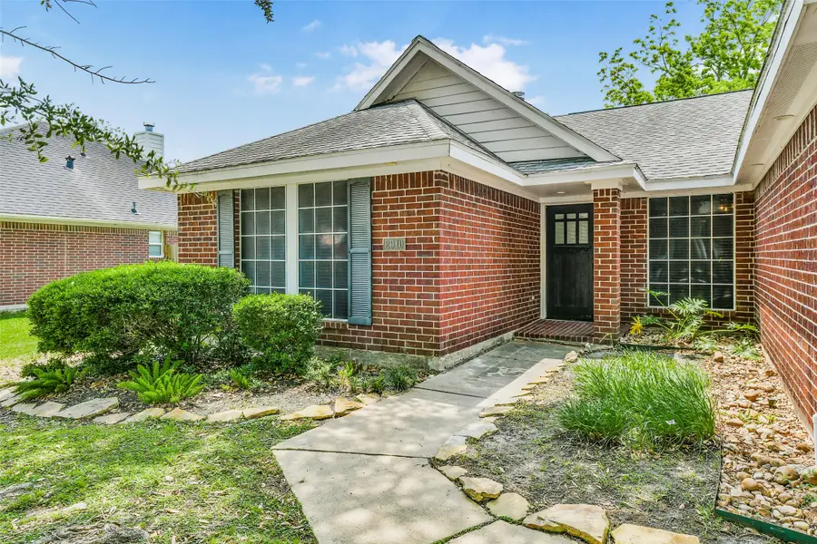 2910 Queen Victoria Street, Pearland, TX 77581 - #2
