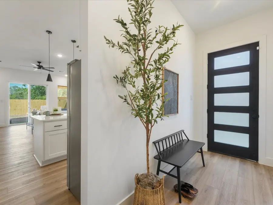 1913 Dewalt St, Houston, TX 77088 - #2